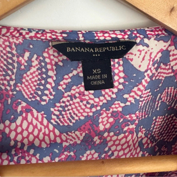 Banana Republic Snake print in pink and blue size: XS - Picture 5 of 5